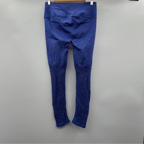 Victoria’s Secret Sport Blue Purple Mid Rise Cut Out Seamless Tight Leggings XLa - Picture 4 of 11